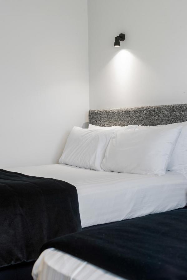 The Surrey Hotel Auckland Room photo